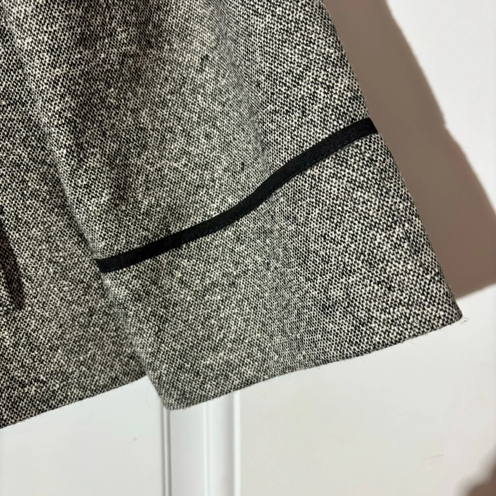 ❤️2/$15 or 3/$21❤️ Loft Tweed Black/White Half Jacket, Size 6 - Picture 10 of 13